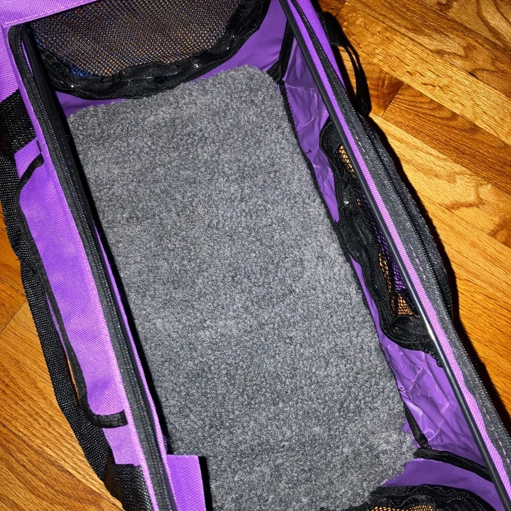 Pet Carrier w/cab crawl